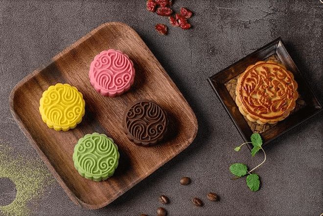 月餅全自動(dòng)刷蛋機(jī)，提高產(chǎn)品產(chǎn)量，提升產(chǎn)品檔次！